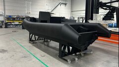 Voltage Vessels представил надувную лодку, отделанную вулканическим базальтом