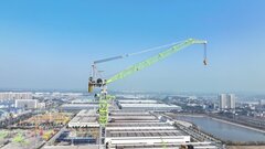 В Китае создали самый высокий в мире башенный кран