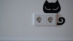 Как выбрать безопасные для детей розетки: ответ экспертов