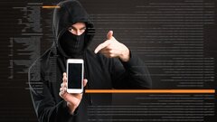 Кто может следить за вами через смартфон и как это проверить