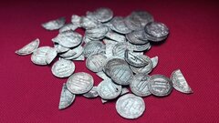 На Балтике найден клад серебряных монет Харуна ар-Рашида